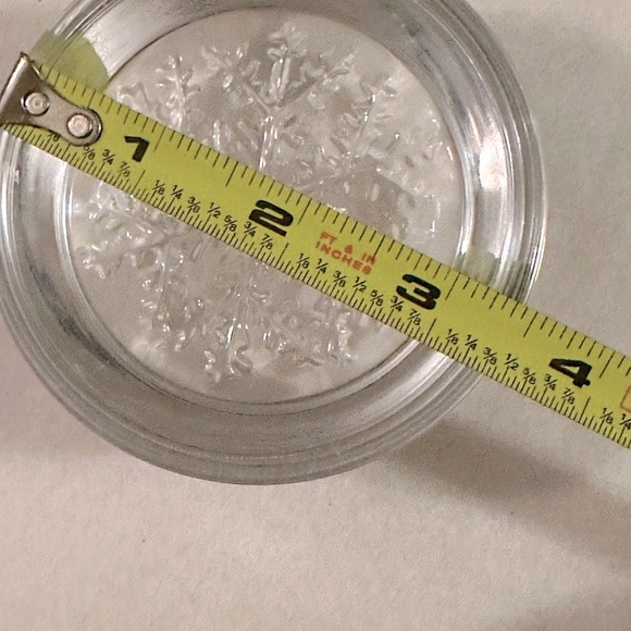 Avon Vintage Glass SNOWFLAKE Paperweight - Picture 5 of 6